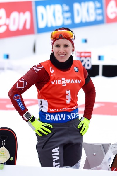 * STARTAM GATAVA. Biatloniste Baiba Bendika pasaules čempionātā Norvēģijā. Lai arī tas nebija pārāk veiksmīgs, kopumā viņa aizvadīja savu labāko sezonu, ierakstot savu vārdu Latvijas biatlona vēsturē. Foto: LETA