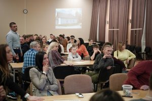 The residents of Nītāuri enthusiastically get involved in the evening of games