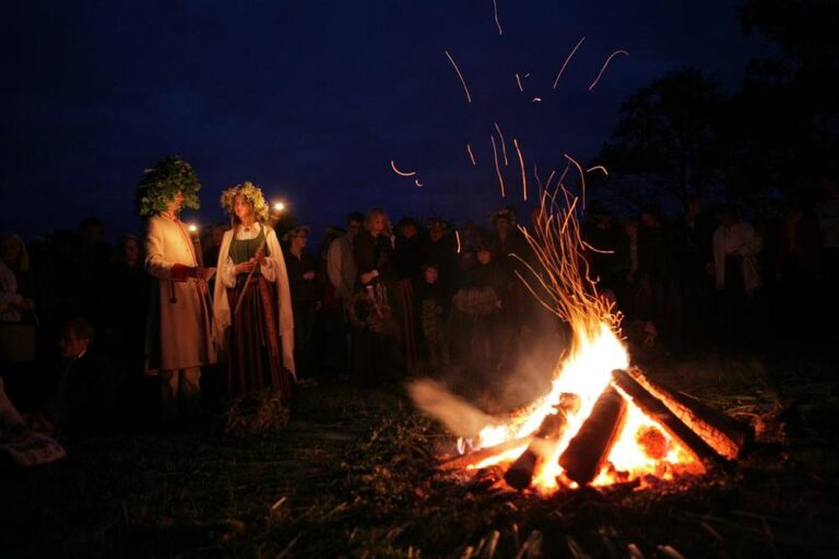 Saulgriezi Turaidaa 2011 Aa