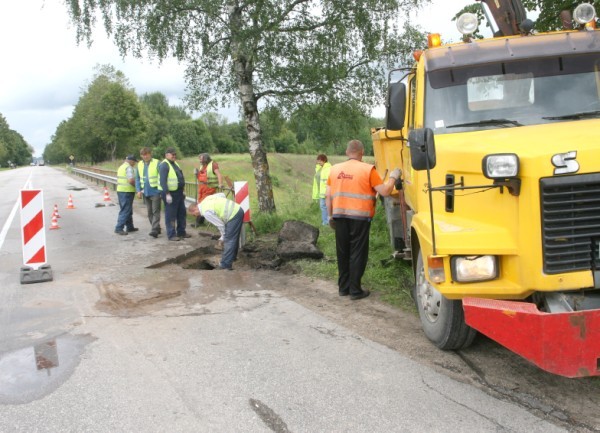 Caurums Uz Tilta Liigatn