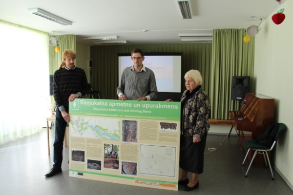 2015. Gada Latvijas Arheologijas Piemineklis – Rinnukalna Apmetne Un Upurakmens