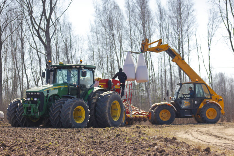 Traktors Fotomarta 17 1