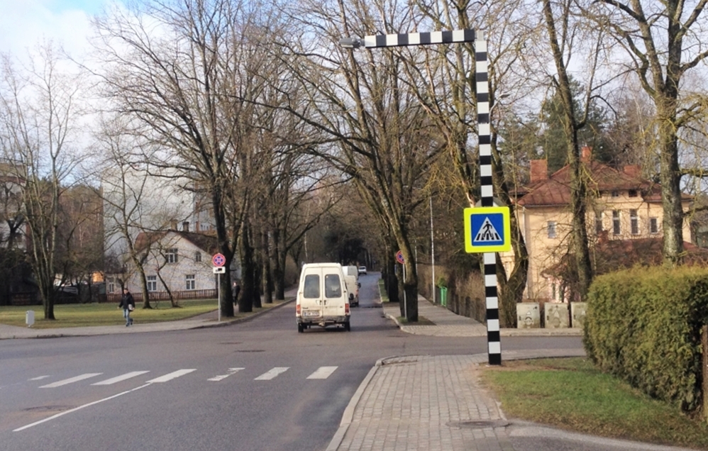 16223 Konsole Cesuiela 1