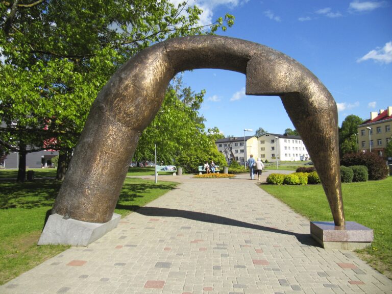 Nesaprotama Valmiera 1