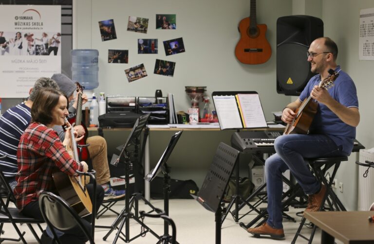 Gitaras Klase Fotomarta 1