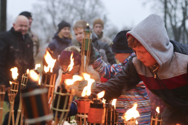 Laapu Gaajiens Stalbee Fotomarta 1