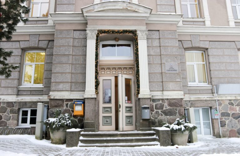 Durvis Uz Domi Fotomarta 1