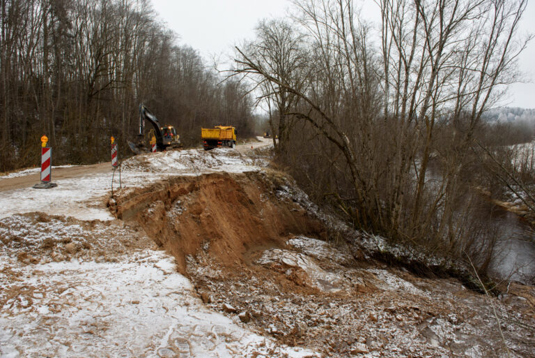 Satiksmes Ministrs Apseko Pie Rgiem Nosldjuo Cea Posmu 27852957089 O 1