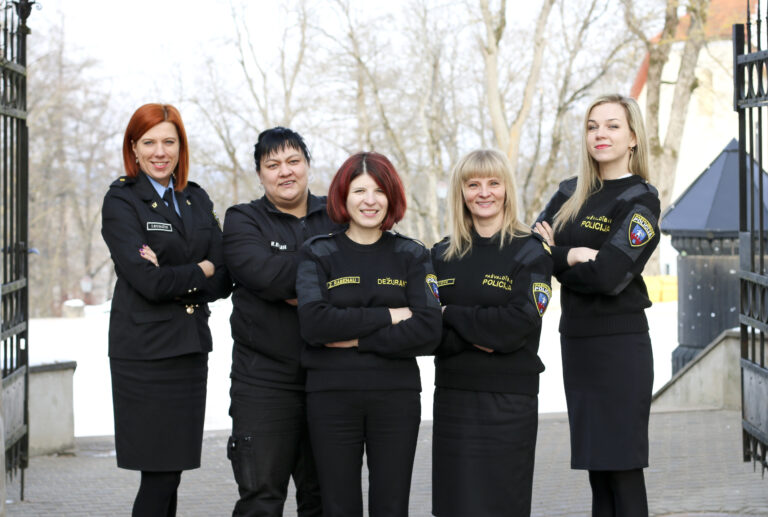 Policijas Meitenes Fotomarta 1