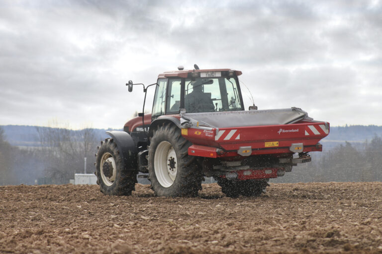 Uz Lauka Fotomarta 1