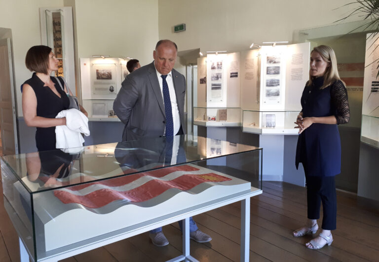 Aizardzibas Ministrs 1