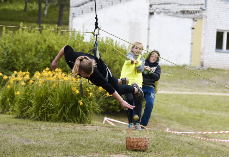 Jaunsargu Nometne Indarsfoto 1