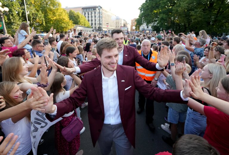 Latvijas Basketbola Valstsvienības Sagaidīšana Pie Brīvības Pieminekļa